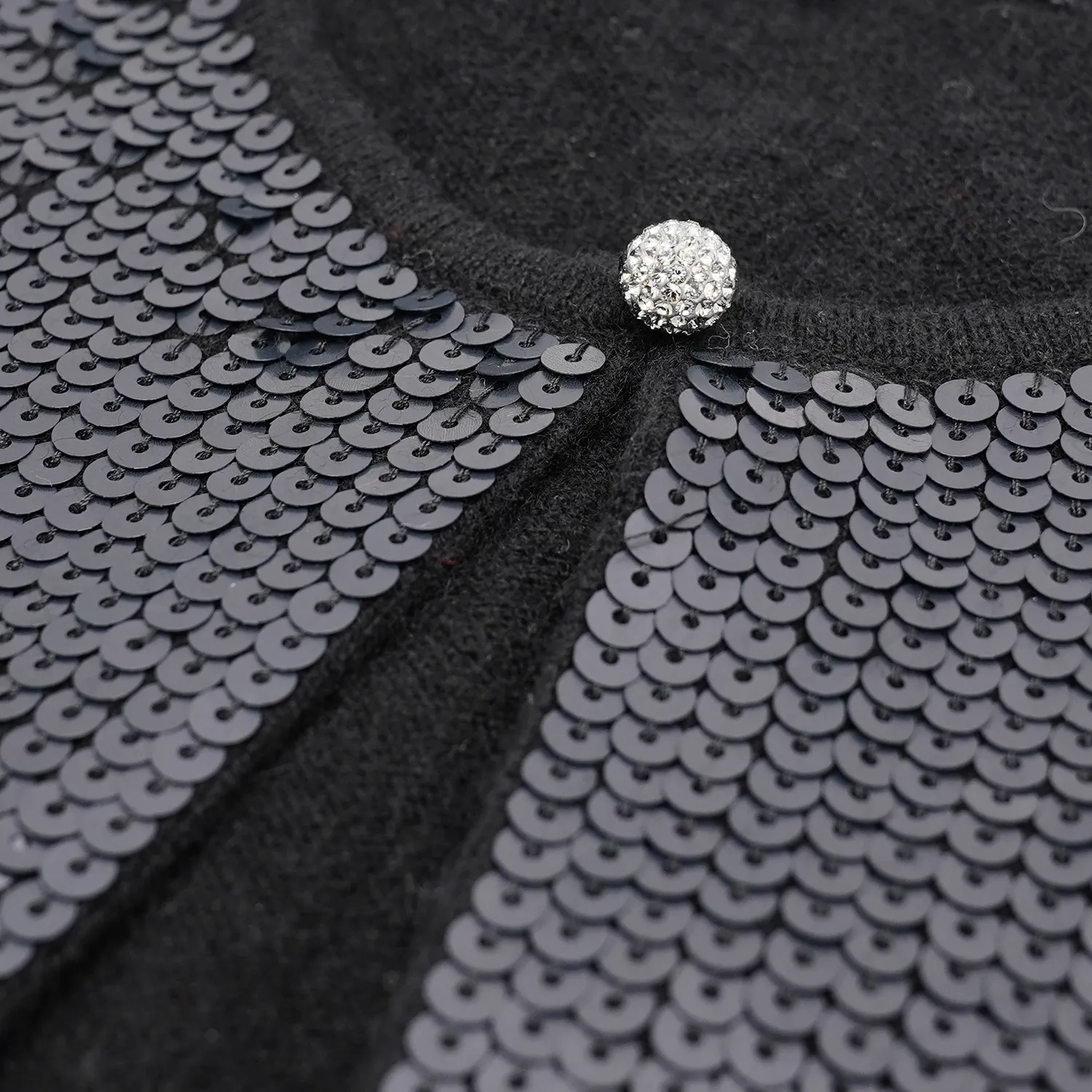 【FESTIVE】100% Cashmere Cardigan with Sequins