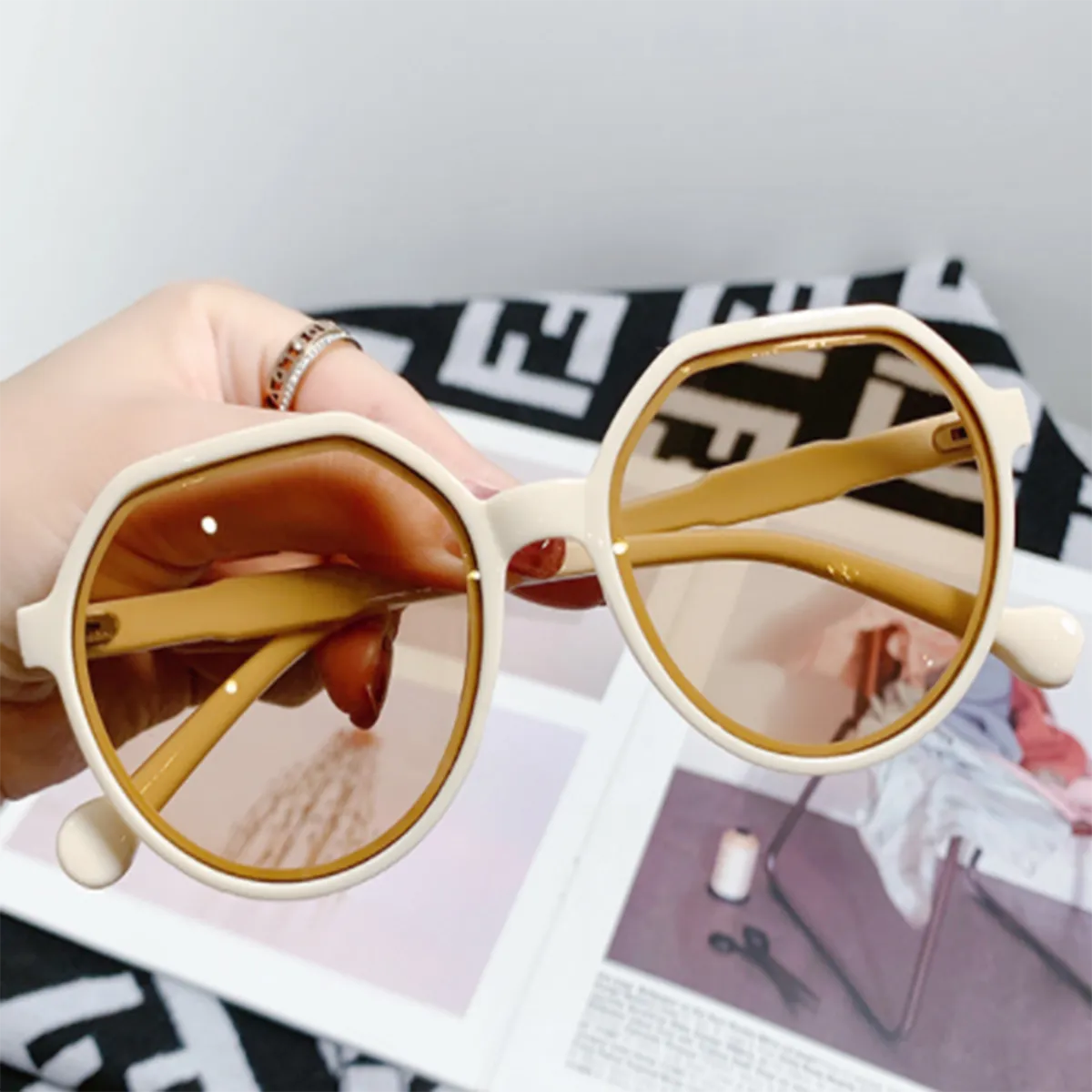 Round Unisex Sunglasses Polycarbon Frame Eyewear UV400 Protection Fashion Sunglasses