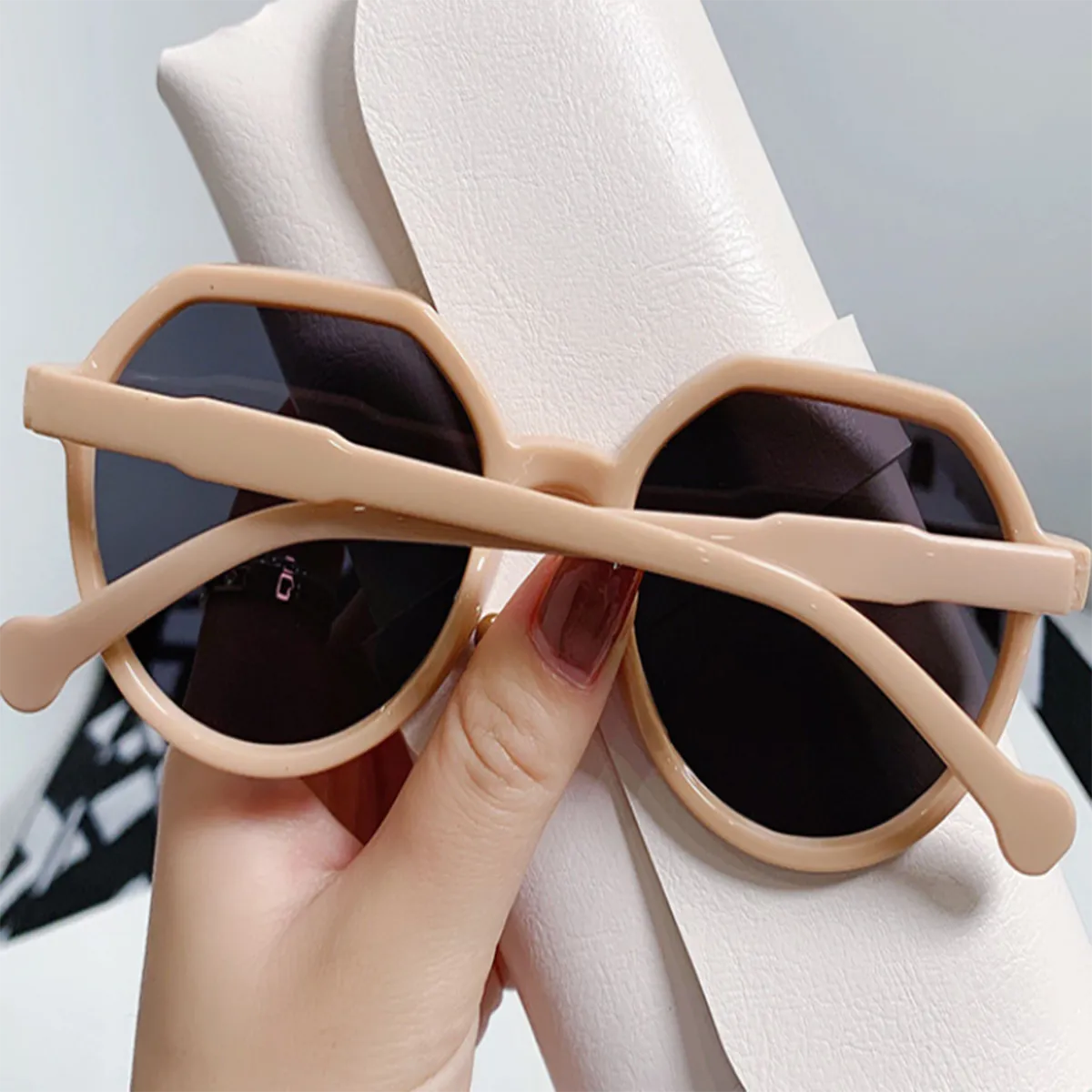 Round Unisex Sunglasses Polycarbon Frame Eyewear UV400 Protection Fashion Sunglasses