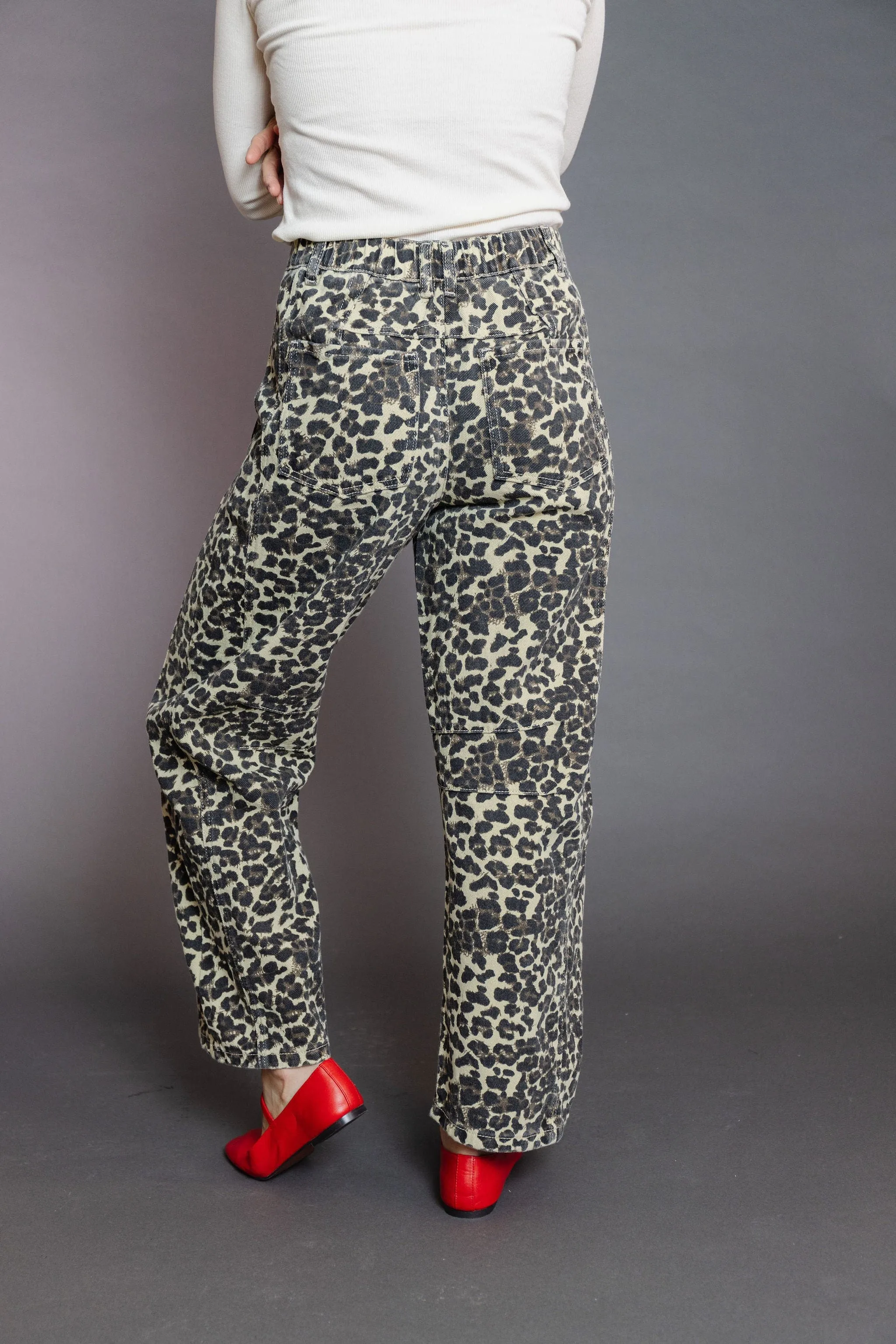 Toshi Barrel Jeans in Leopard Print