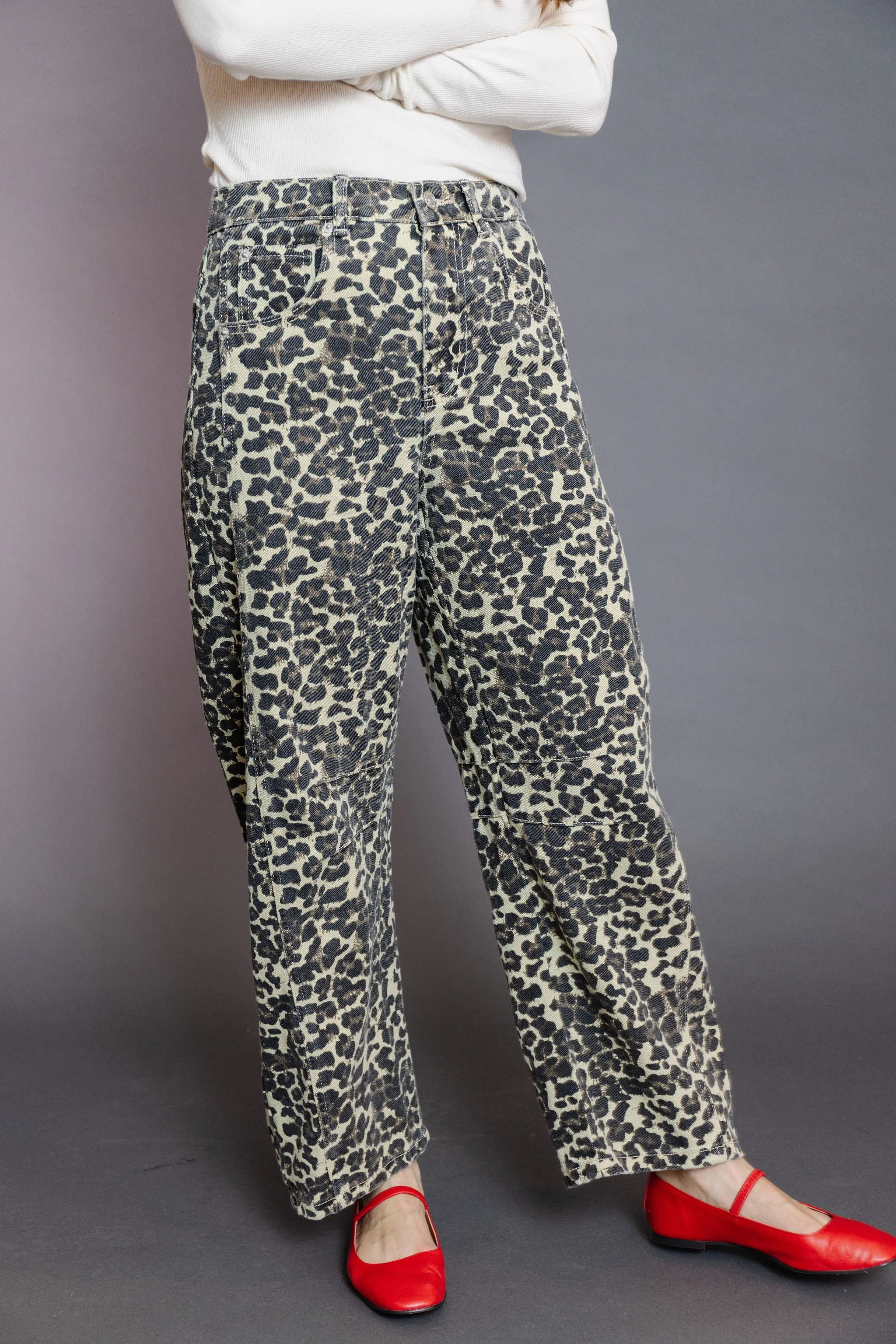 Toshi Barrel Jeans in Leopard Print