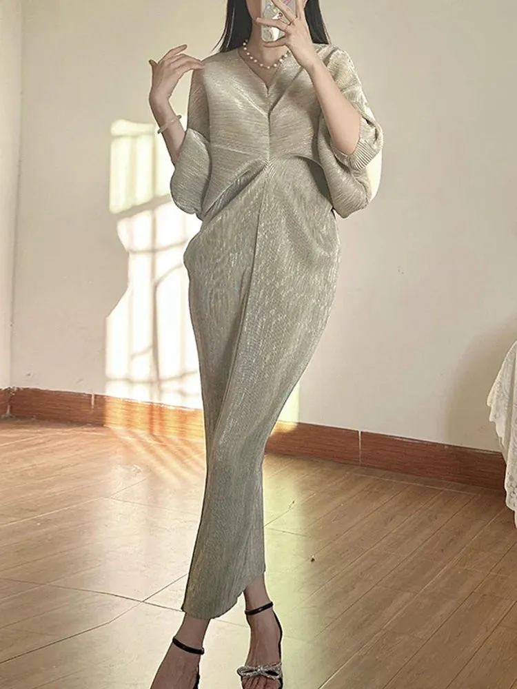 Women's V-Neck Flutter Sleeve Pleated Midi Dress